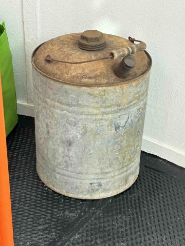oil can