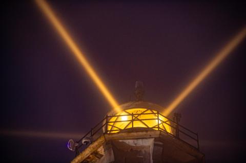 light beams from the lantern