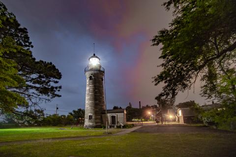 night view of the lighthouse 
