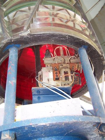bulb changer in lantern