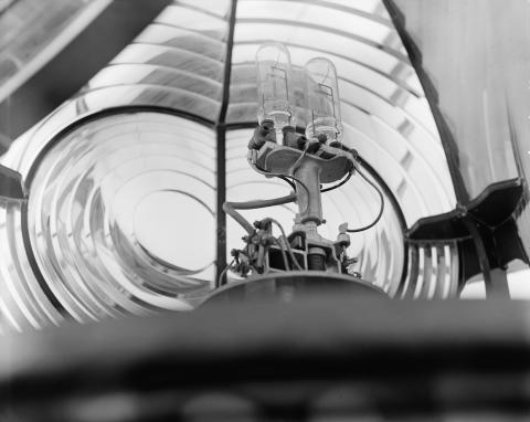 bulb changer in lens