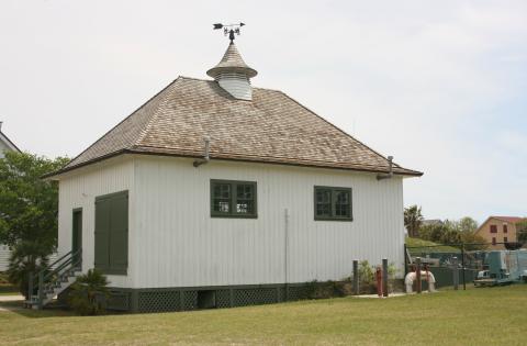 barn of station