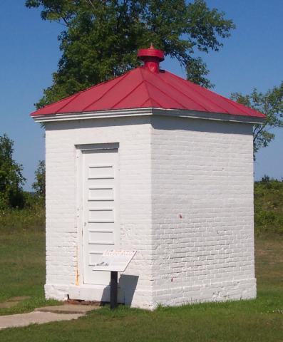 Tawas Point MI Oil House 2009 J Graham.jpg 