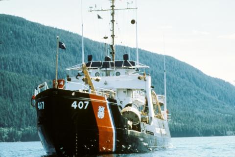 Tender Woodrush 407 USCG.jpg
