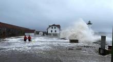 2 coasts wade through the flood