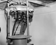 lens pedestal
